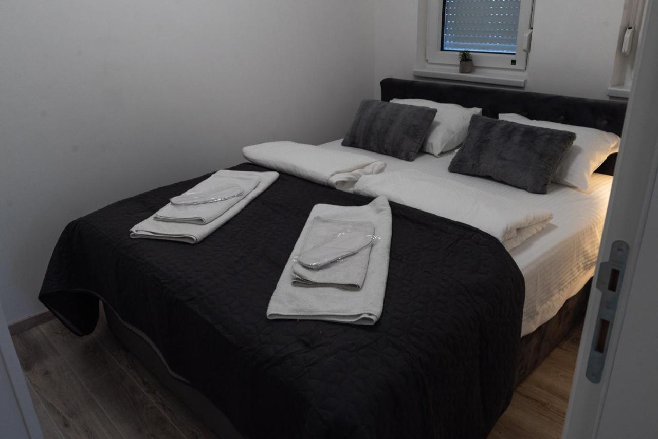 Lux Apartment III Prijedor Exteriör bild